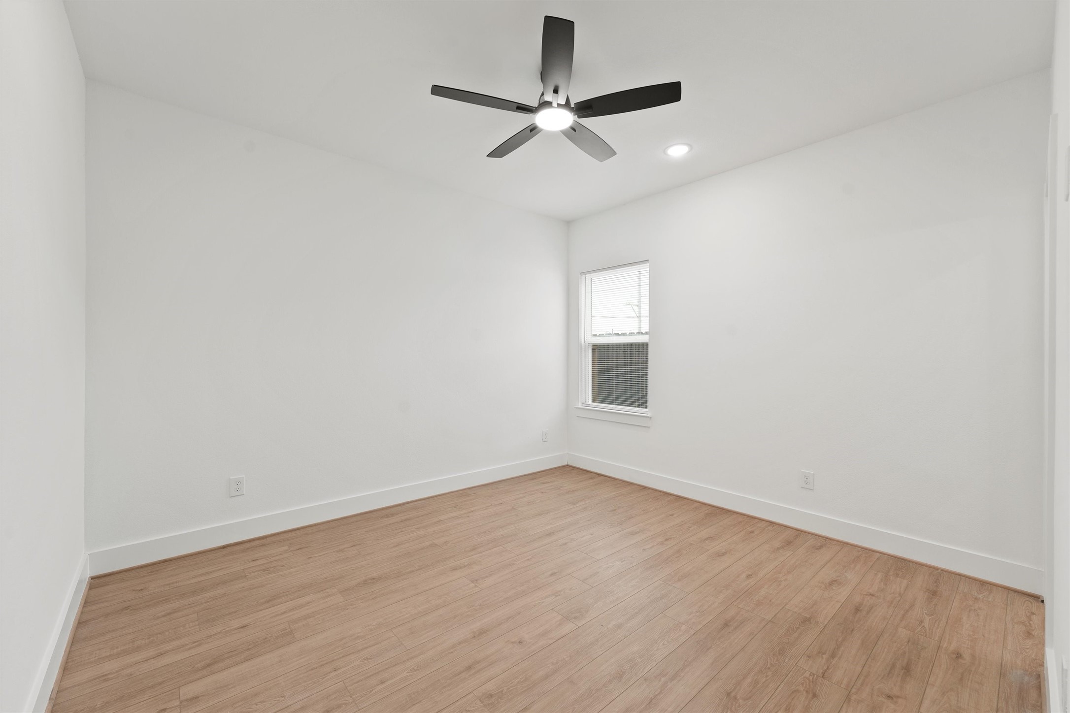 407 Calloway Street A-b Property Photo 15