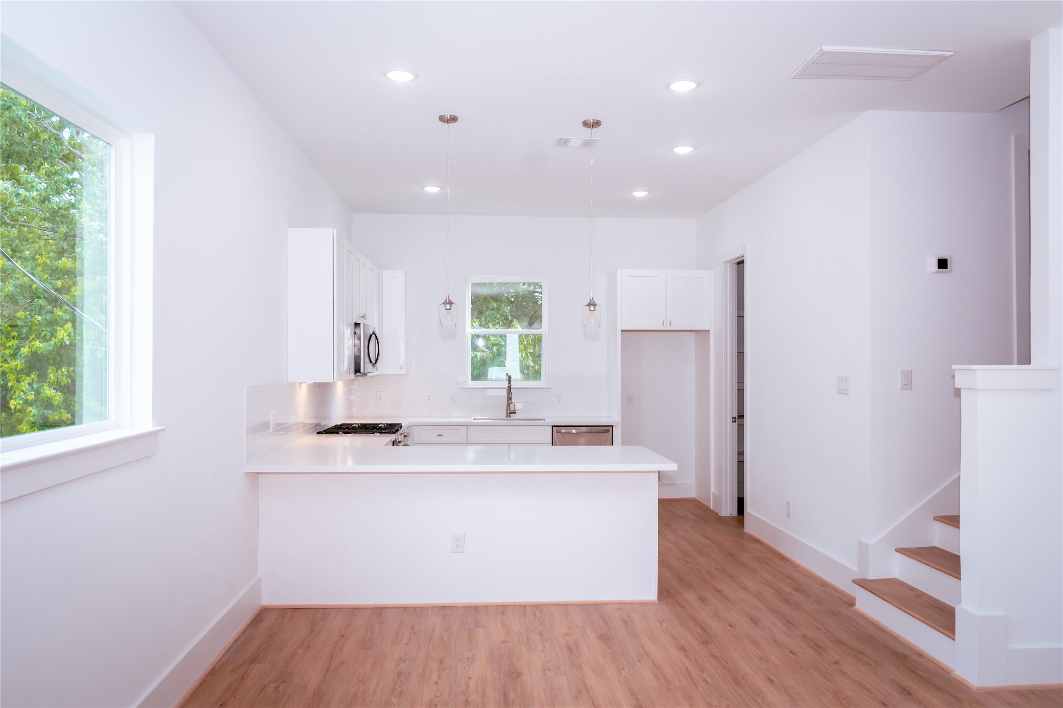 6728 Peerless Street E Property Photo 10