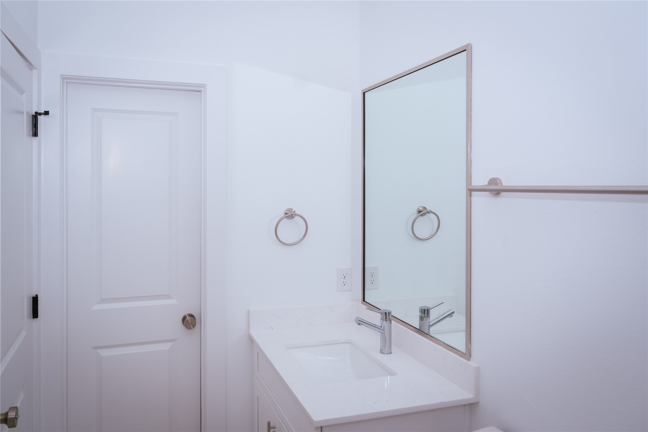 6728 Peerless Street E Property Photo 27
