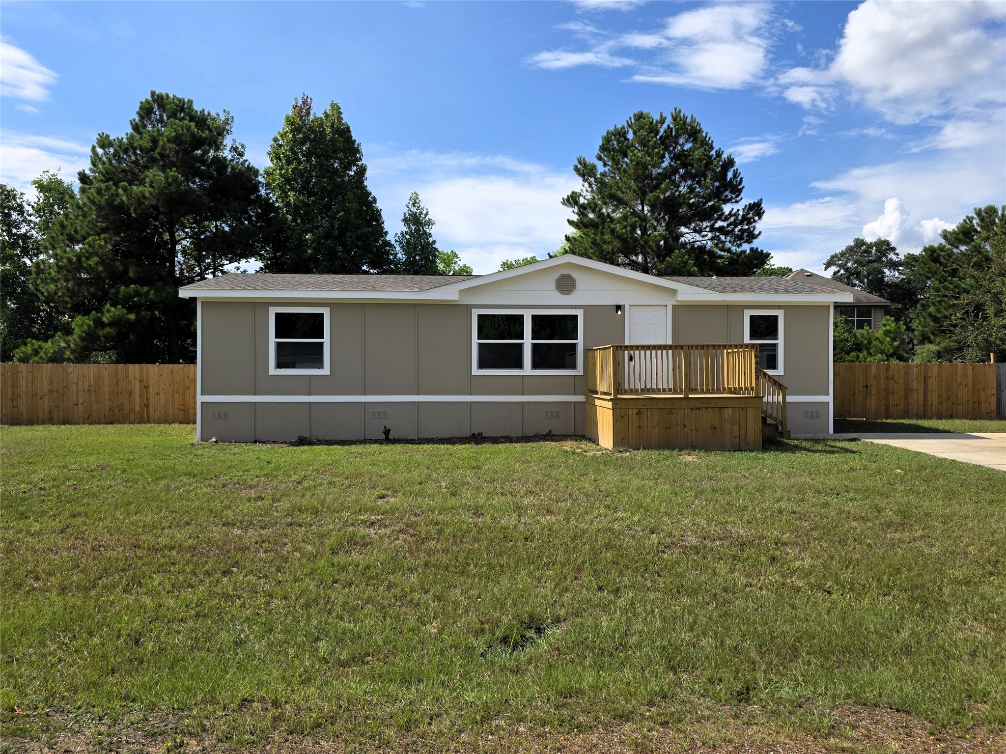16423 Trenda Court Property Photo 1