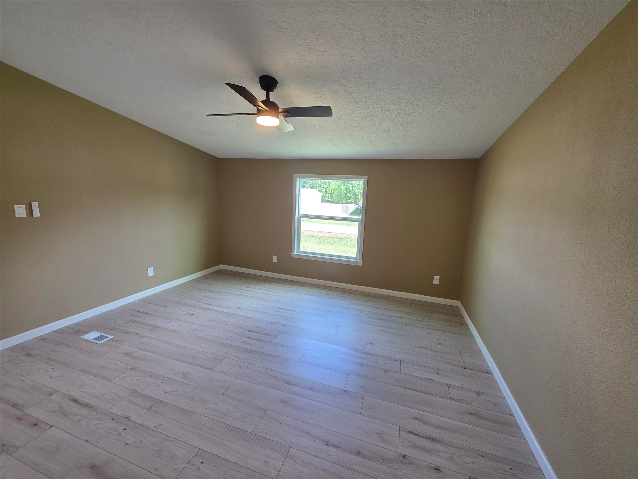 16423 Trenda Court Property Photo 14