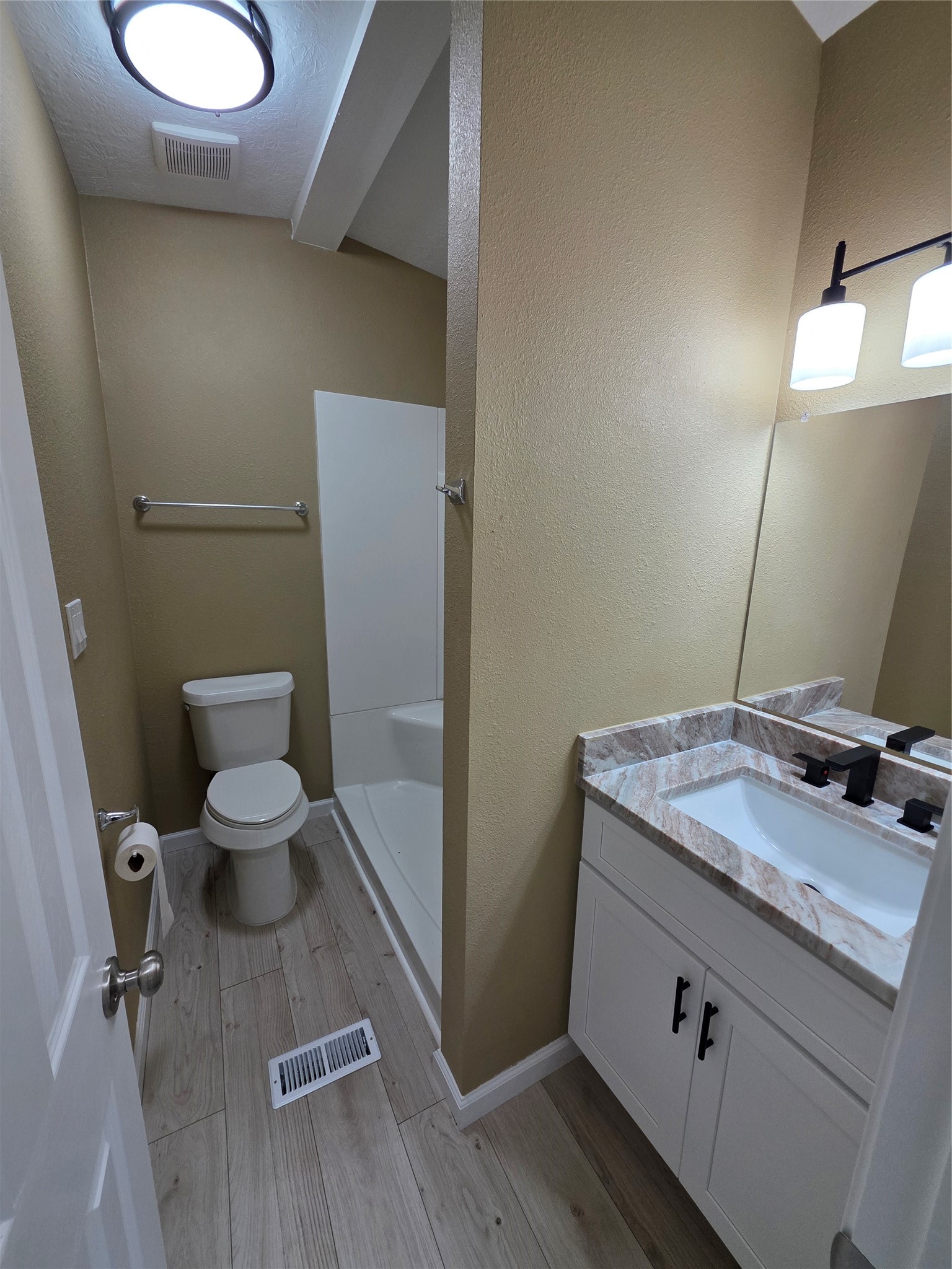 16423 Trenda Court Property Photo 16