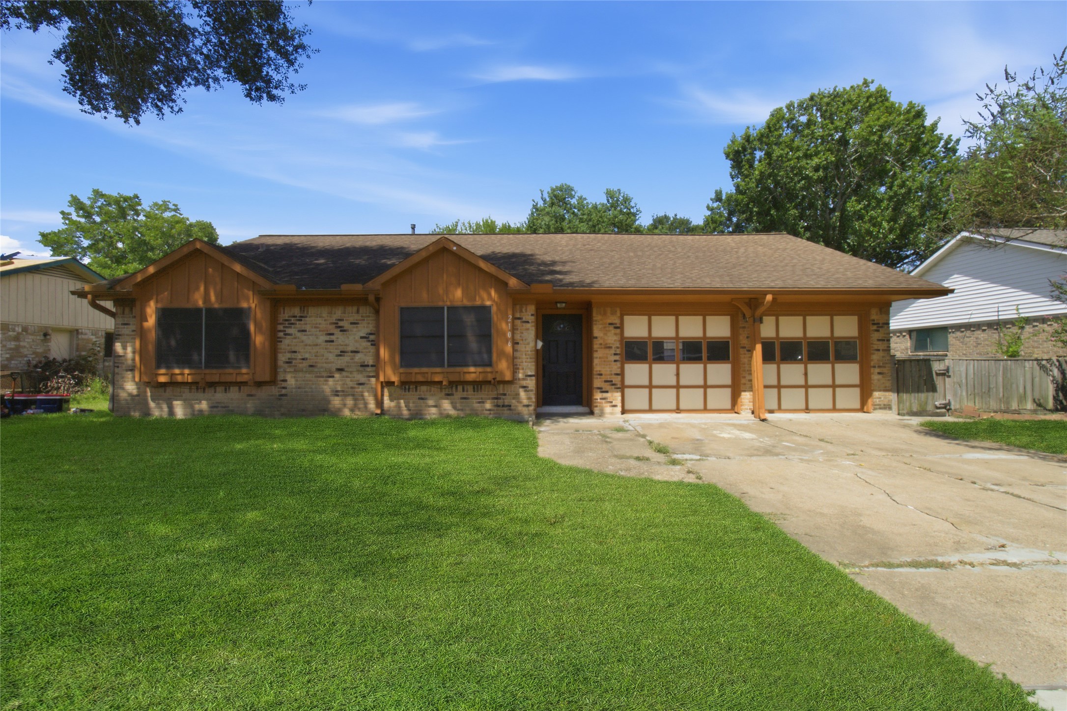 2106 Rose Rd Property Photo 1