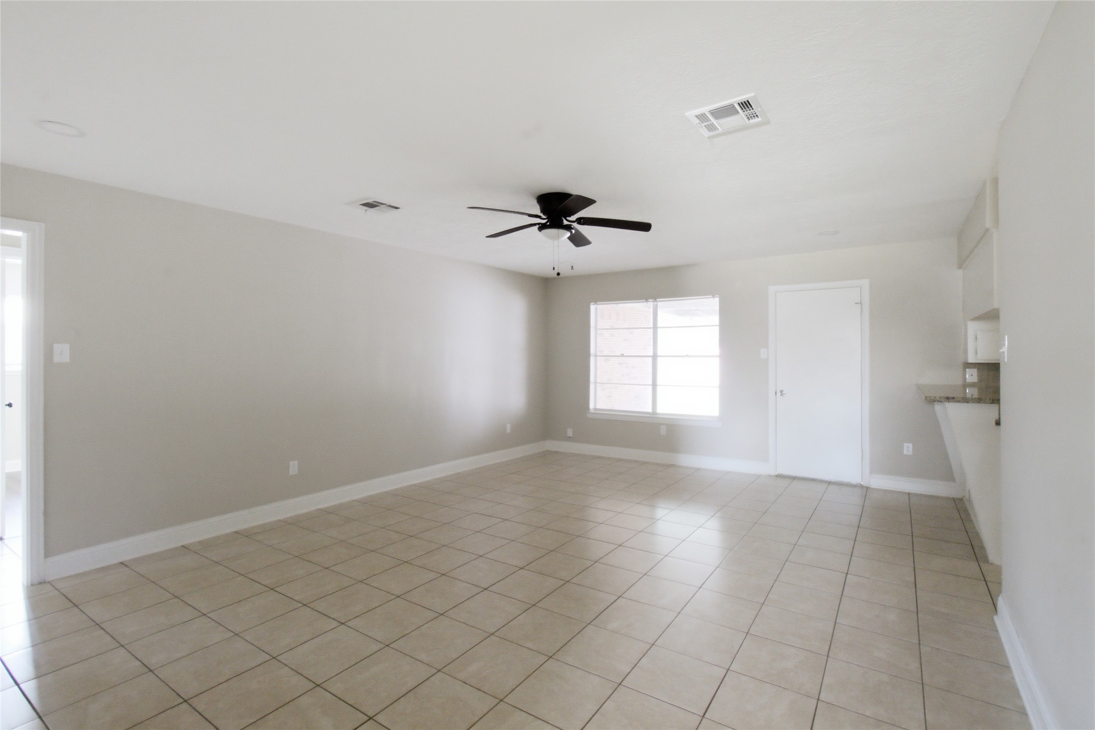 2106 Rose Rd Property Photo 3