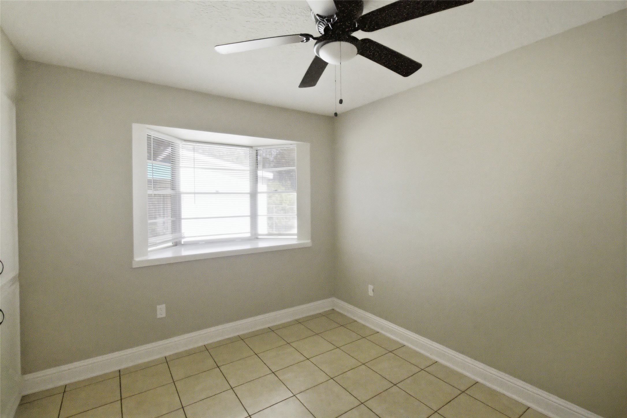 2106 Rose Rd Property Photo 9