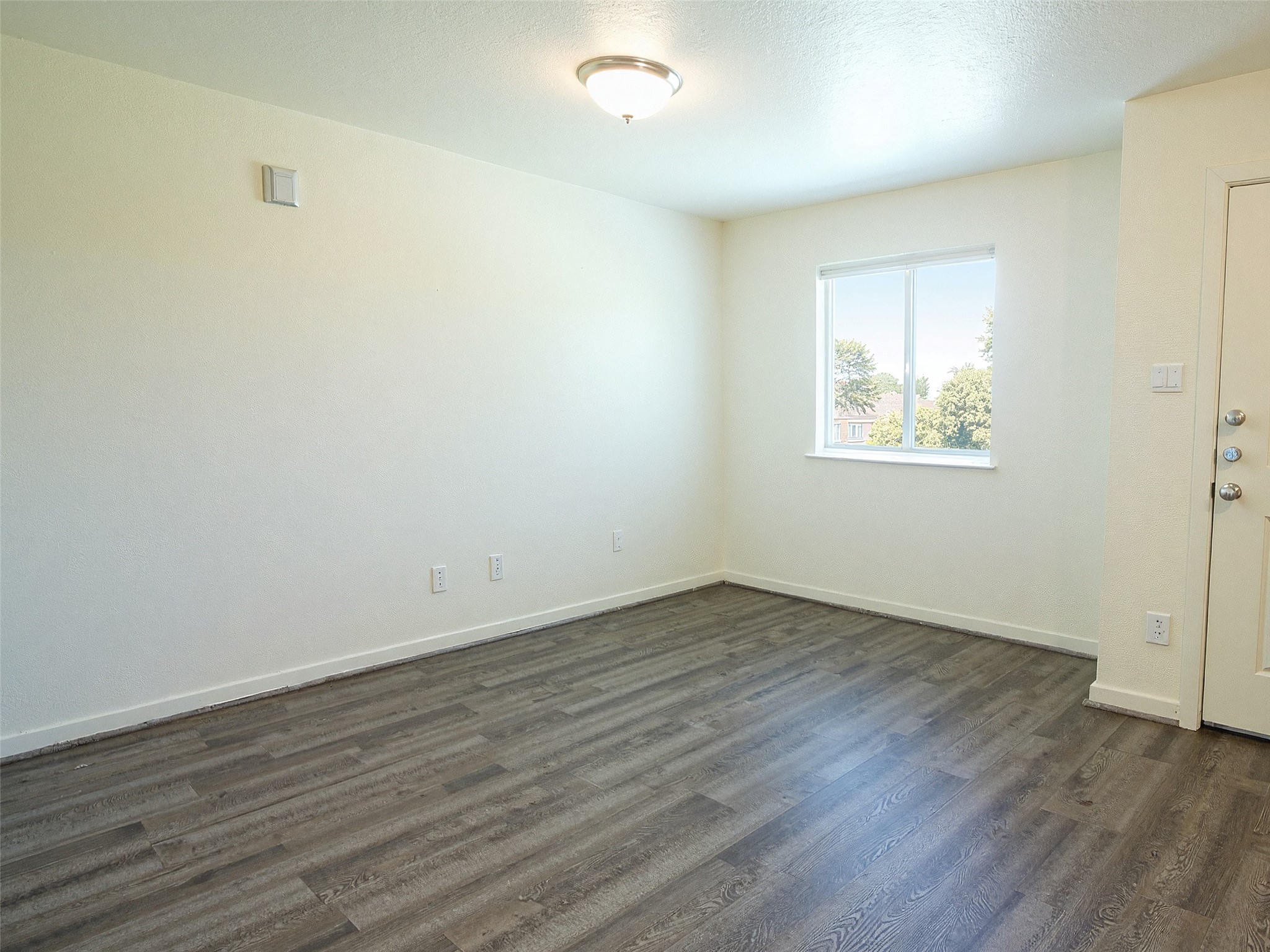 21155 Gosling Road 7b Property Photo 4