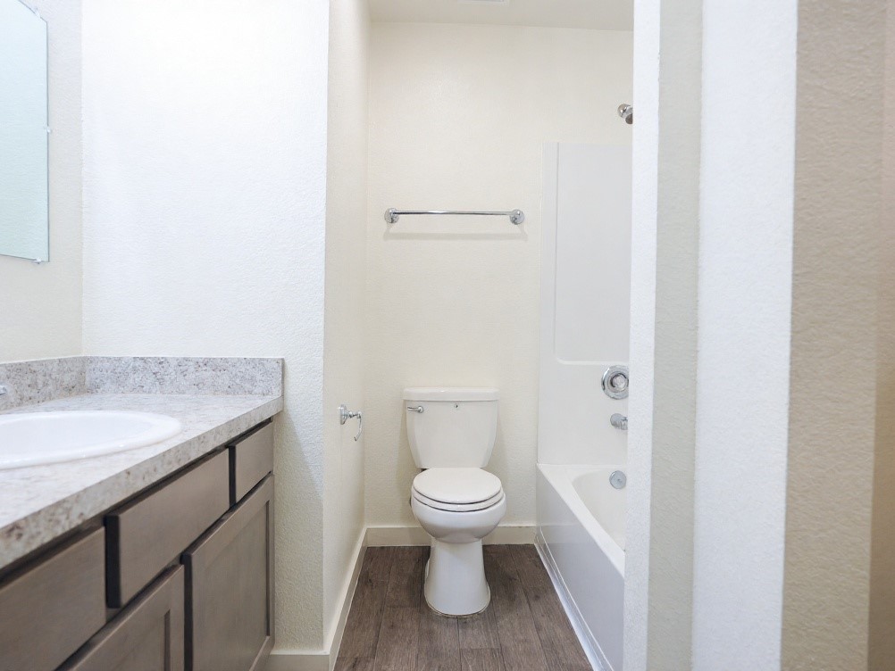 21155 Gosling Road 7b Property Photo 7