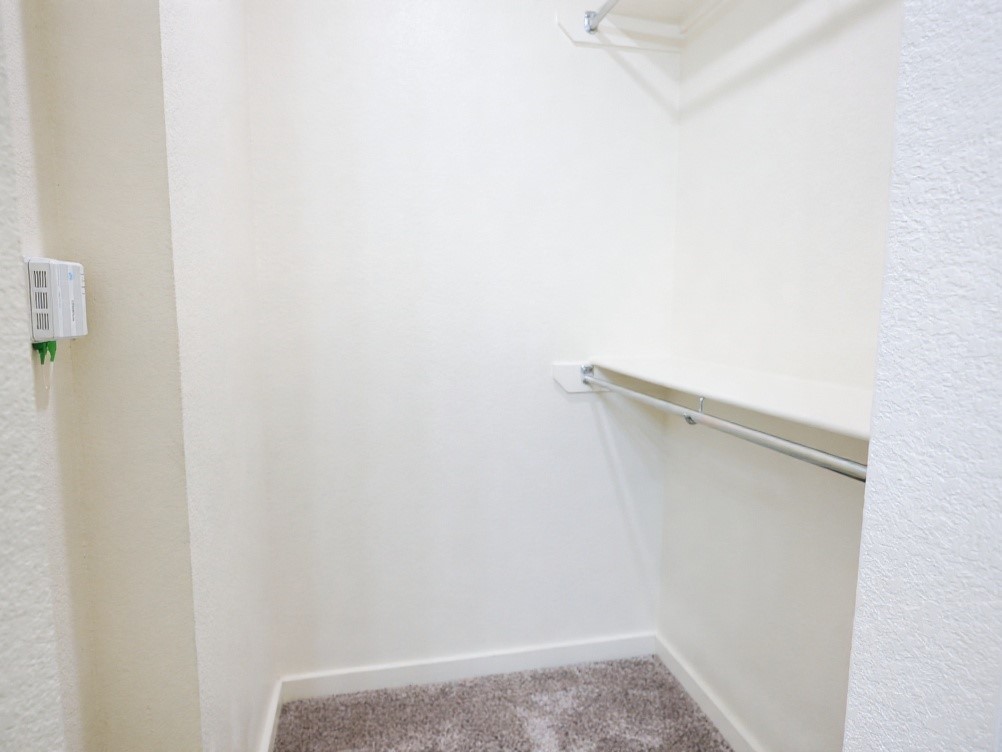 21155 Gosling Road 7b Property Photo 10