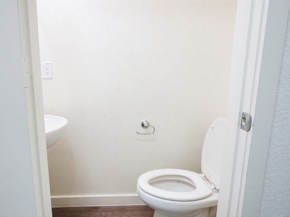 21155 Gosling Road 7b Property Photo 11