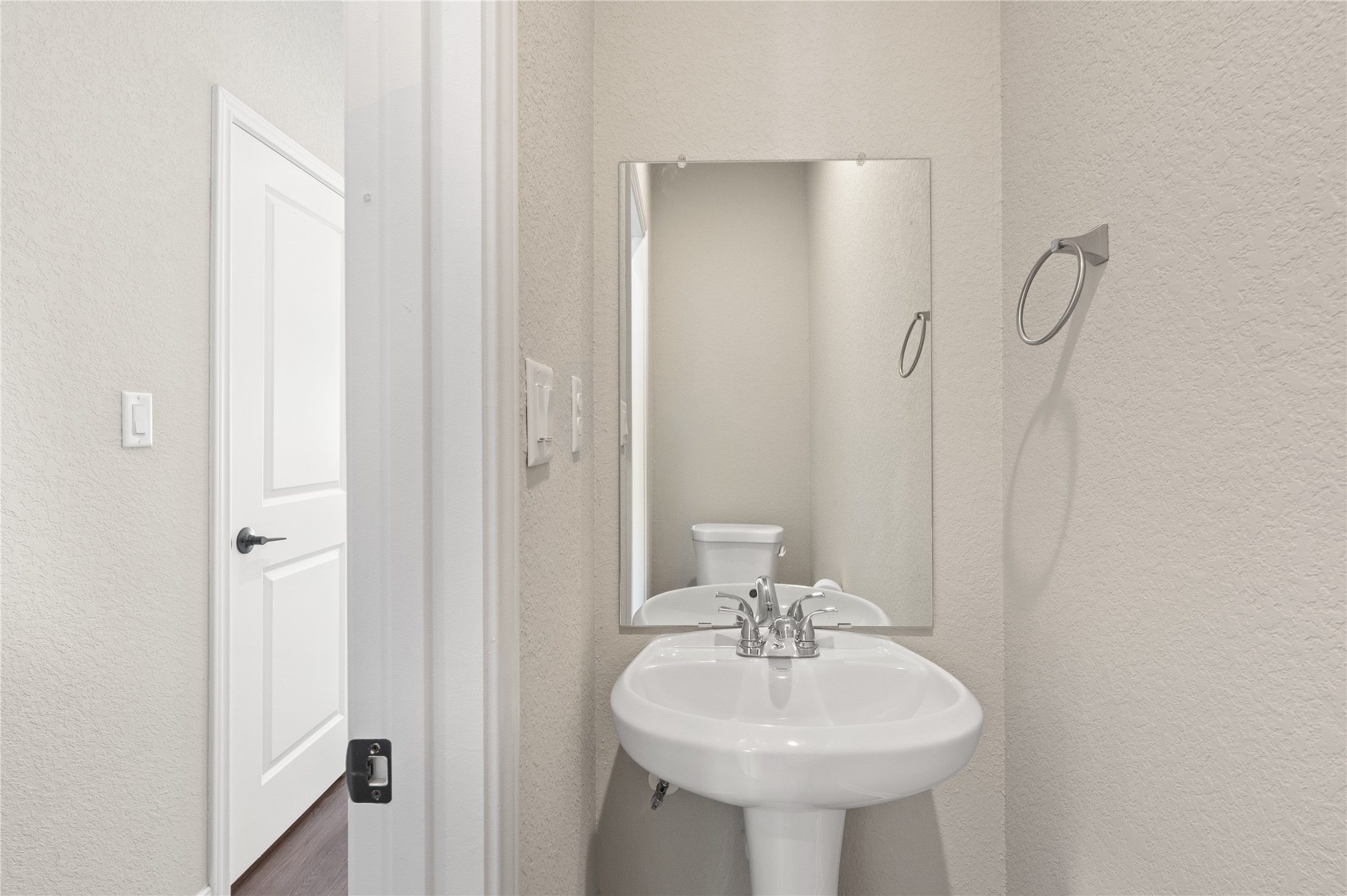 14010 Longstreet 301 Property Photo 5