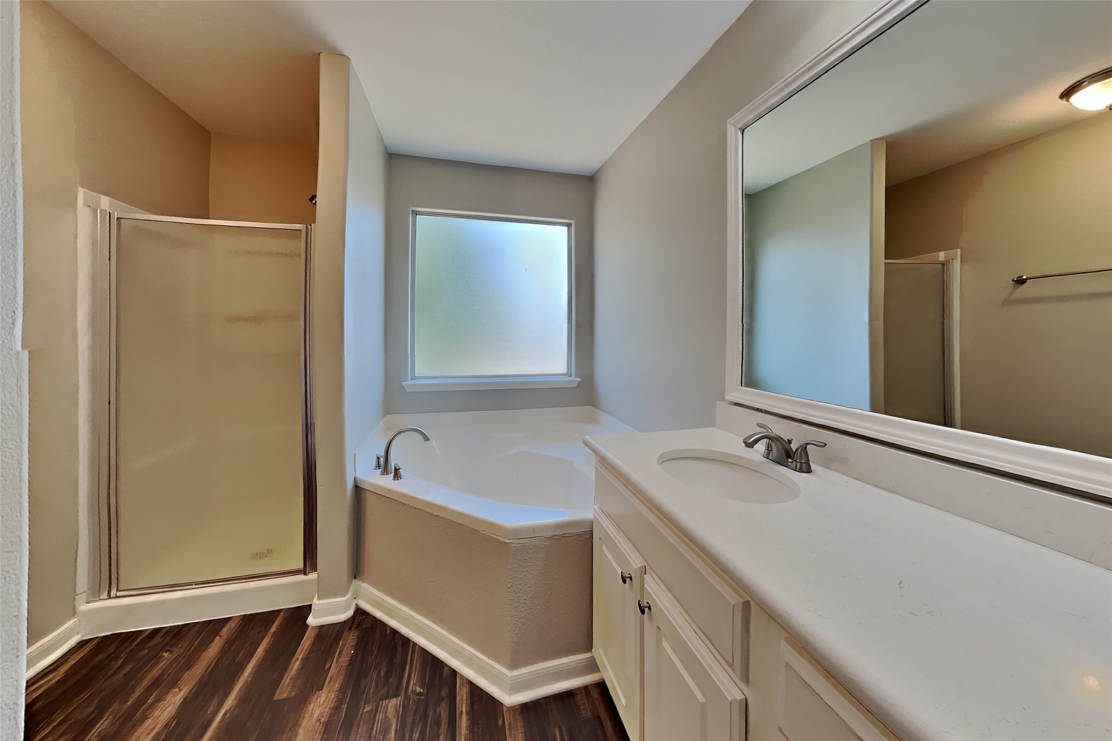 4294 Medina River Loop Property Photo 9