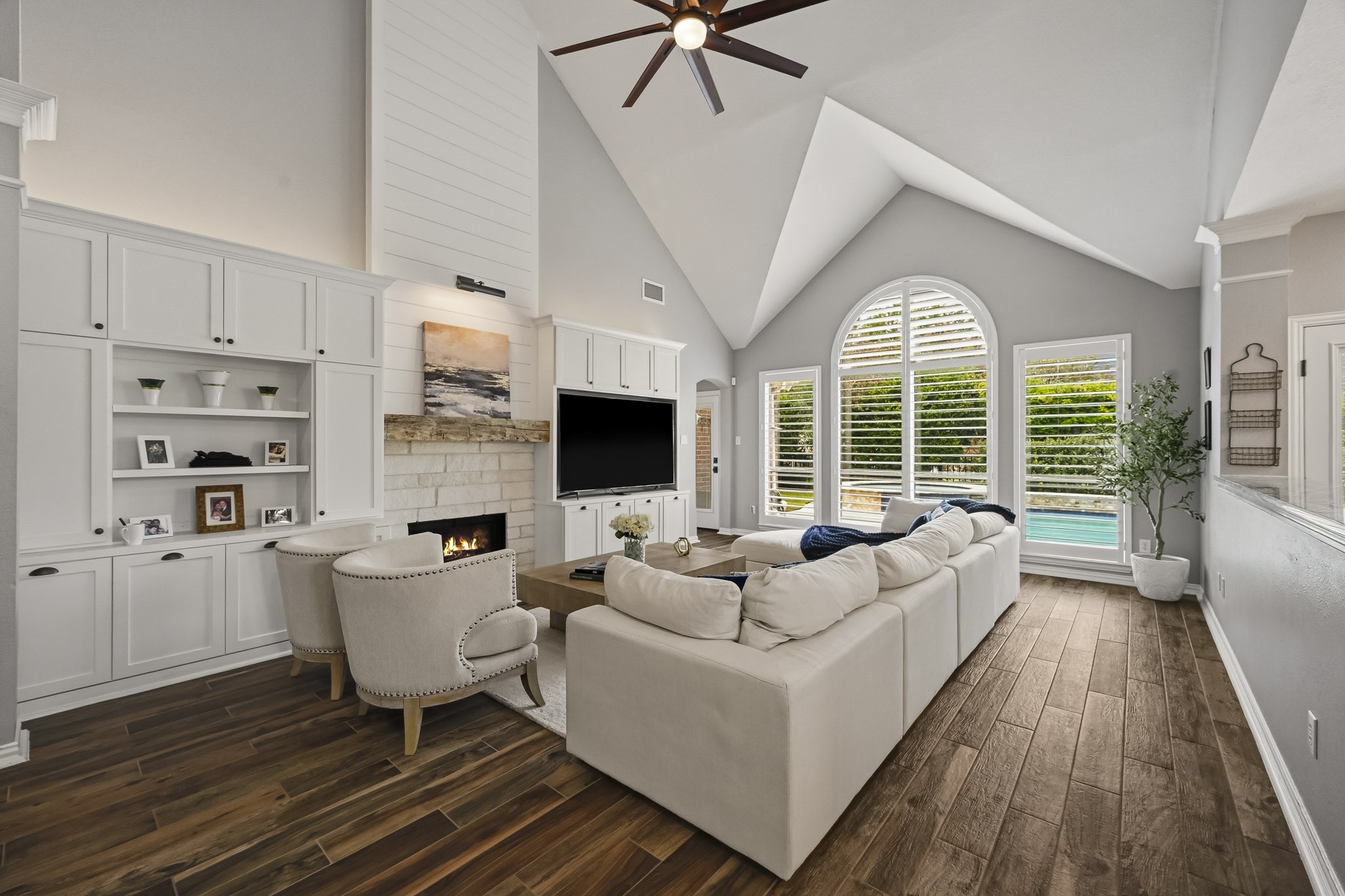 5702 Misty Island Court Property Photo 6