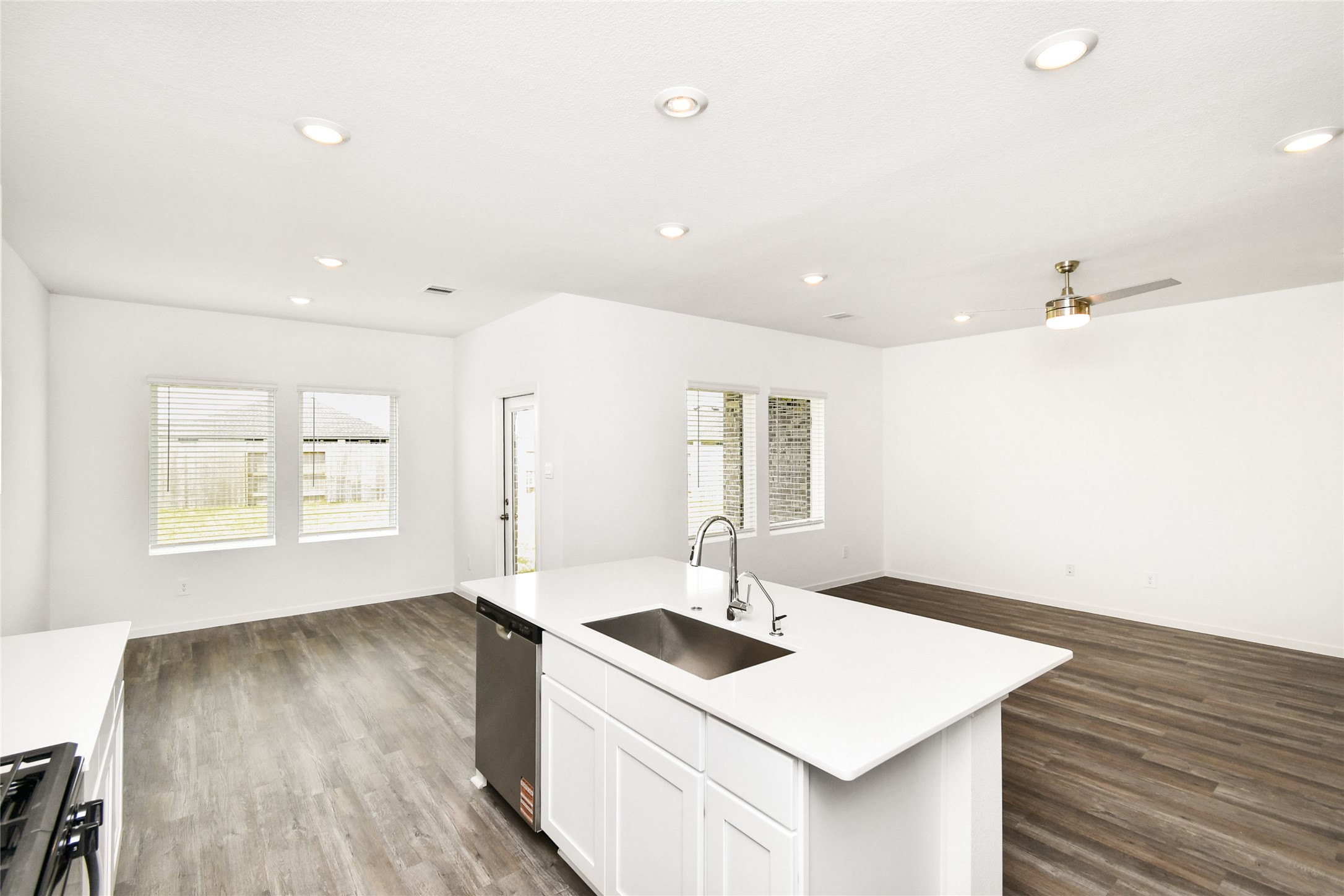 27607 Hudson Sands Lane Property Photo 8