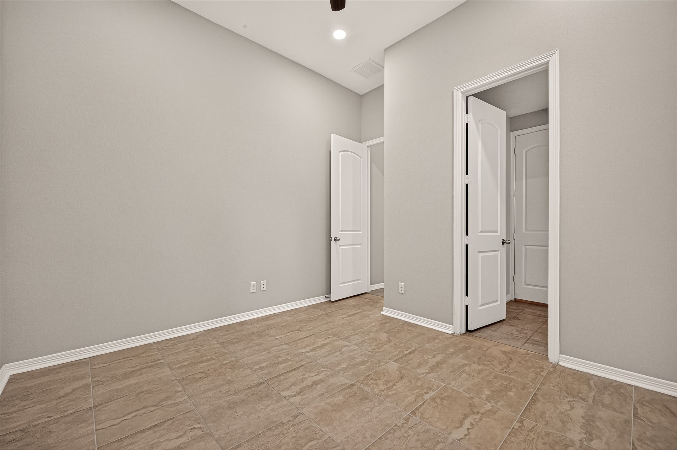 2213 Bellefontaine Street Property Photo 3
