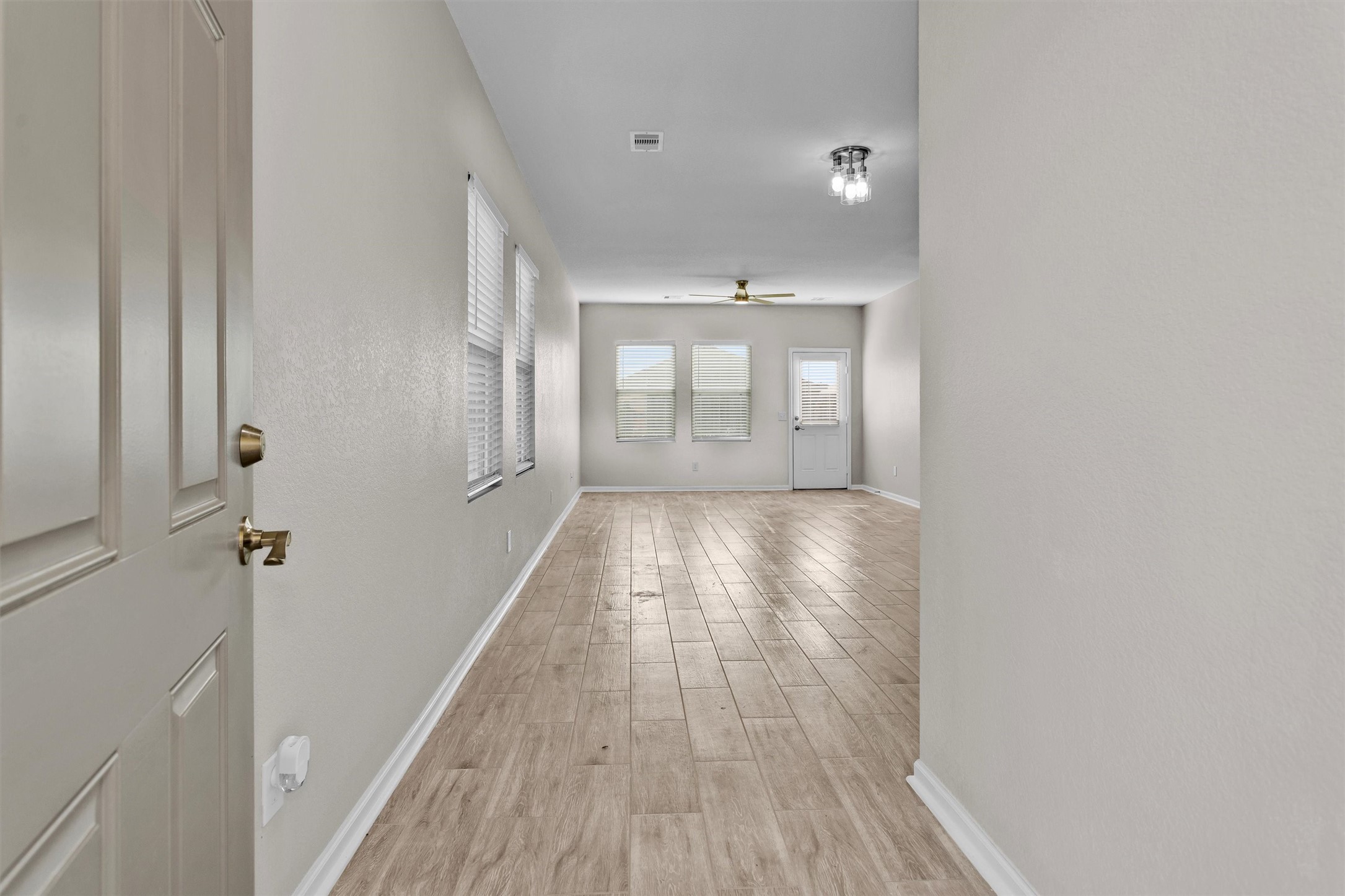 1028 White Birch Lane Property Photo 4