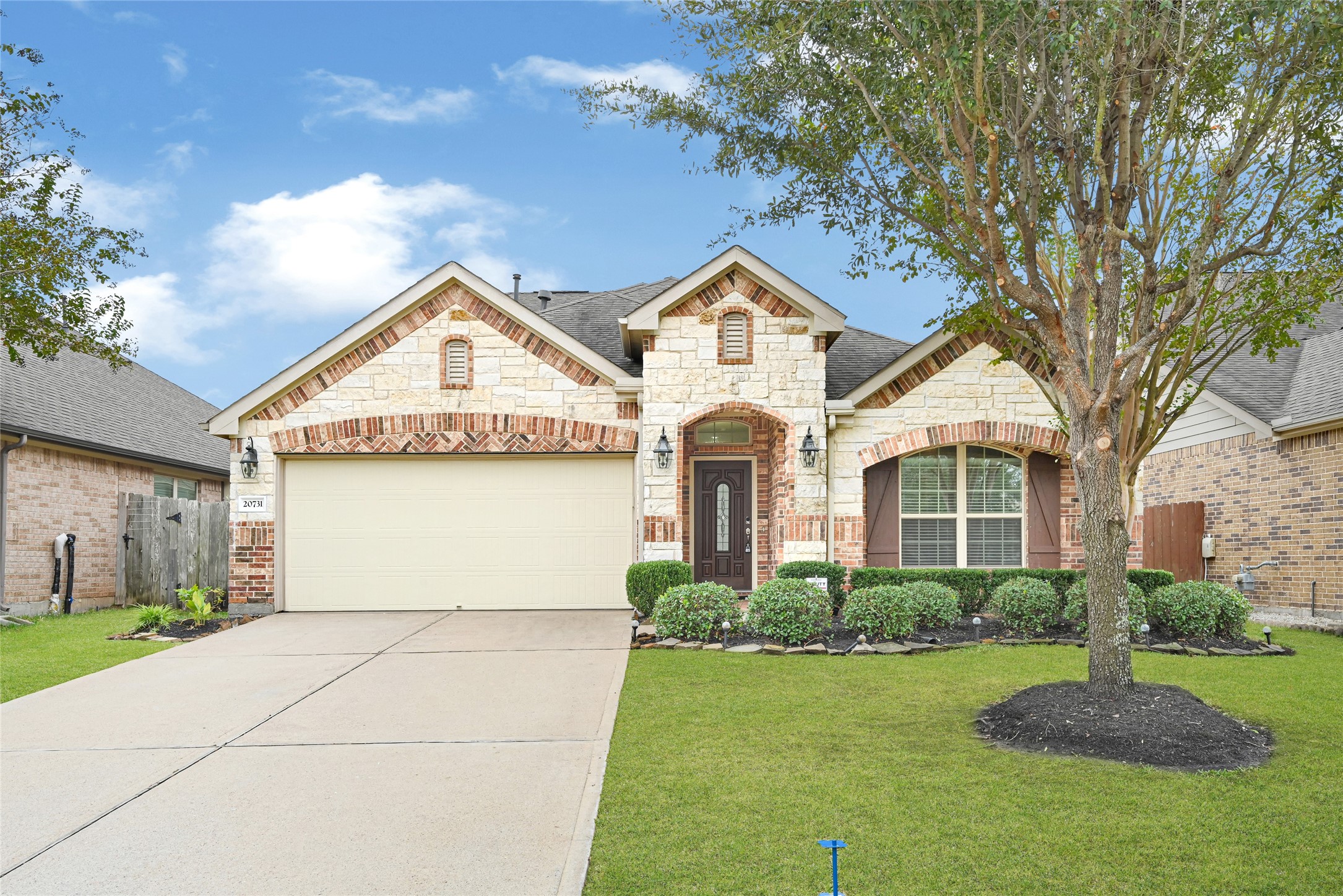 20731 Blue Flagstone Lane Property Photo 1