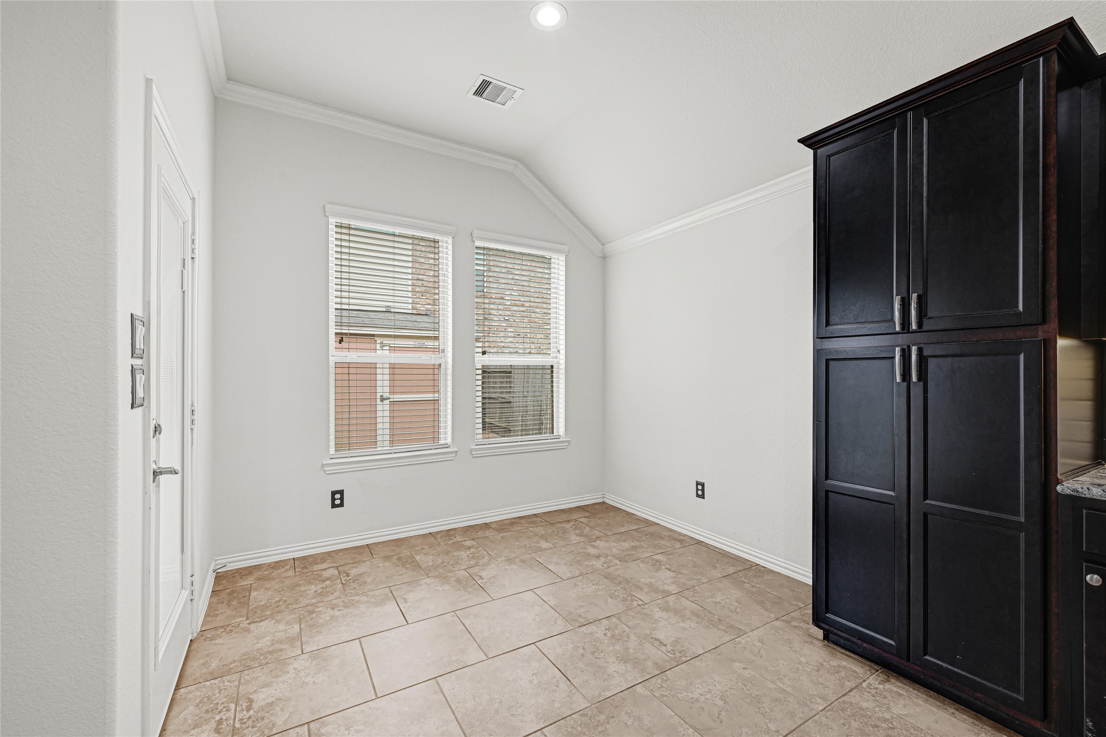 20731 Blue Flagstone Lane Property Photo 9