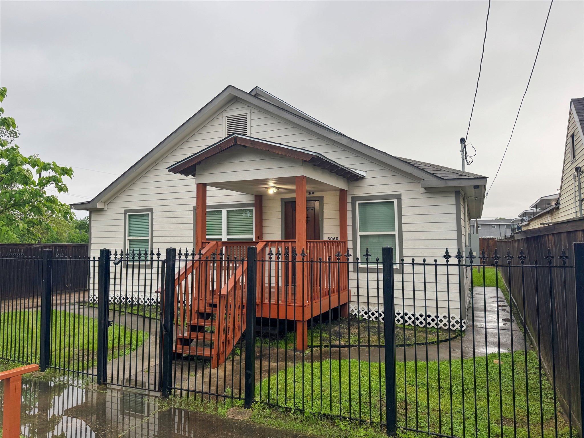 3060 Noble Street Property Photo