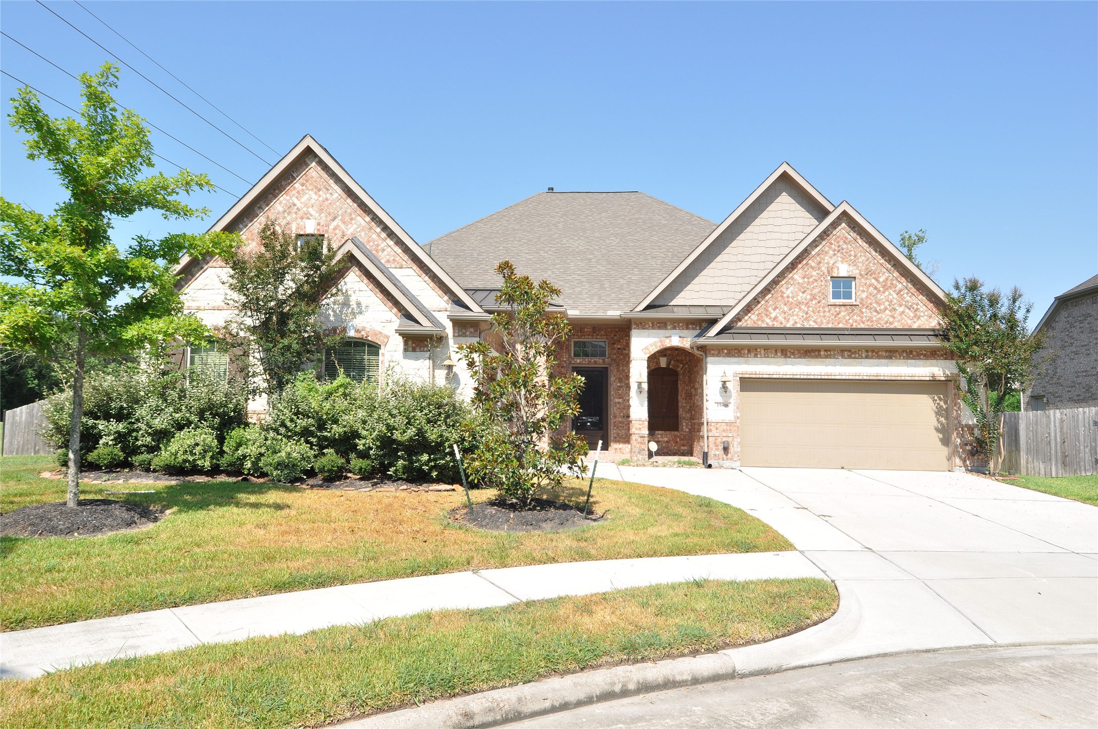 15818 Tremout Hollow Lane Property Photo 1