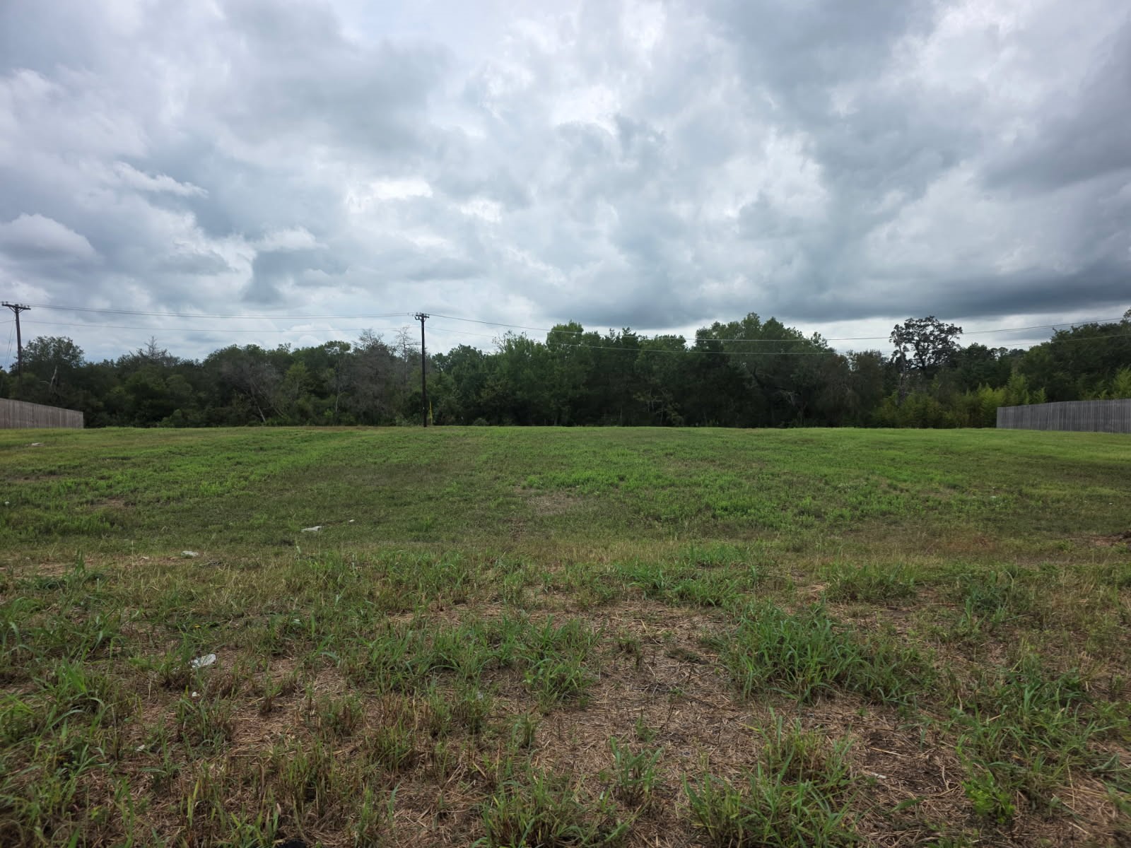 2068 Winepress Road Property Photo 1