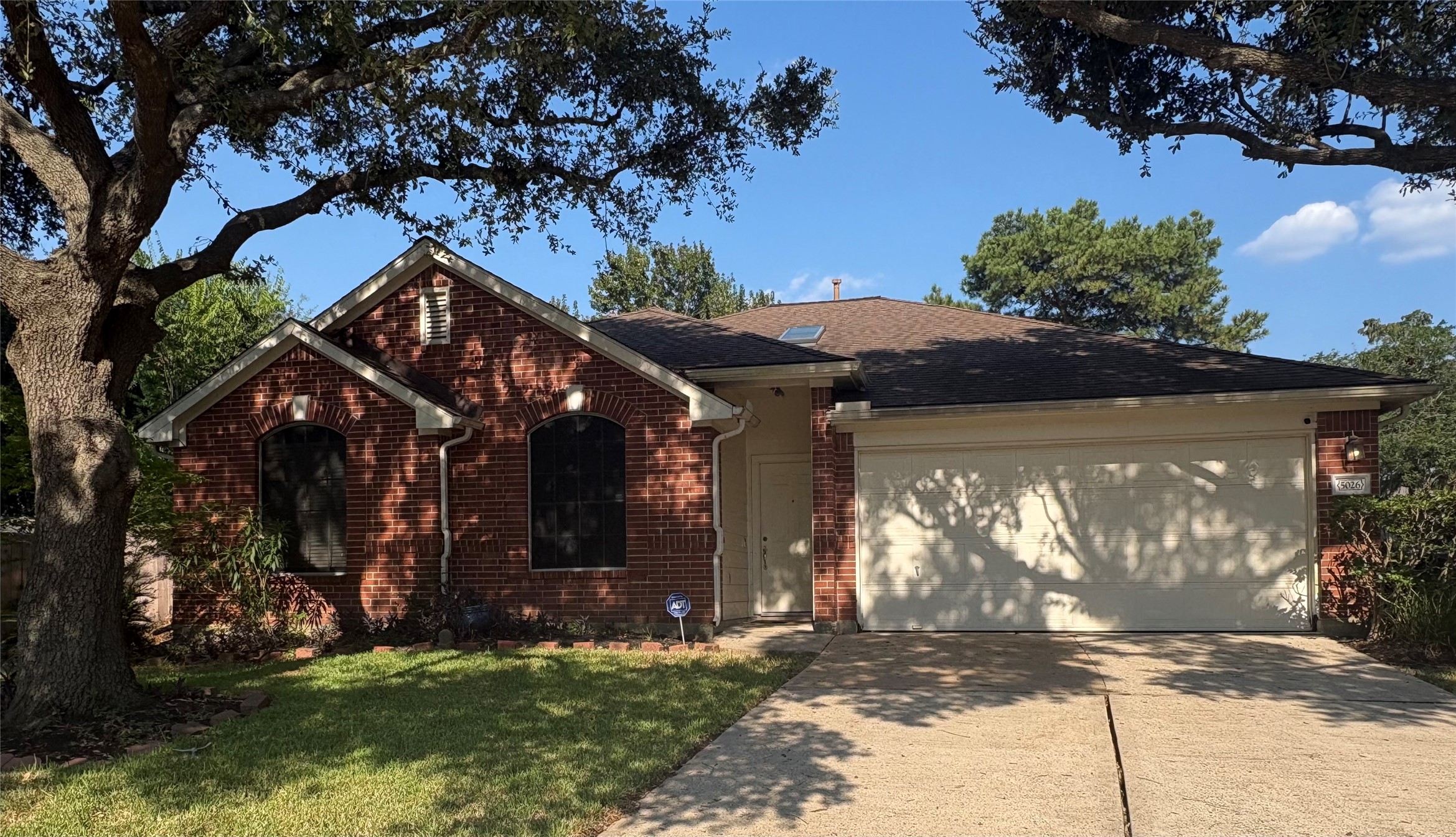 5026 Aquagate Drive Property Photo 1