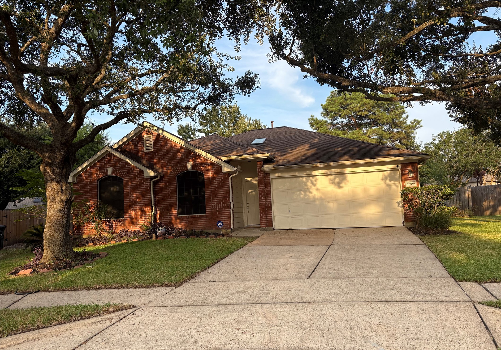 5026 Aquagate Drive Property Photo 2