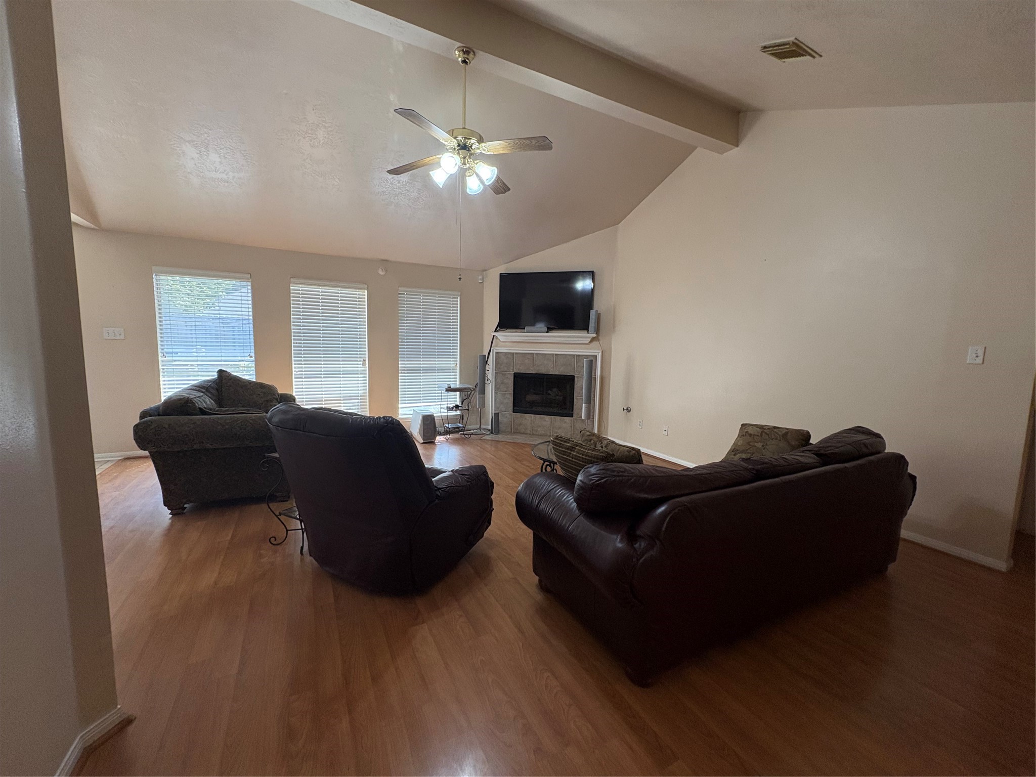 5026 Aquagate Drive Property Photo 4