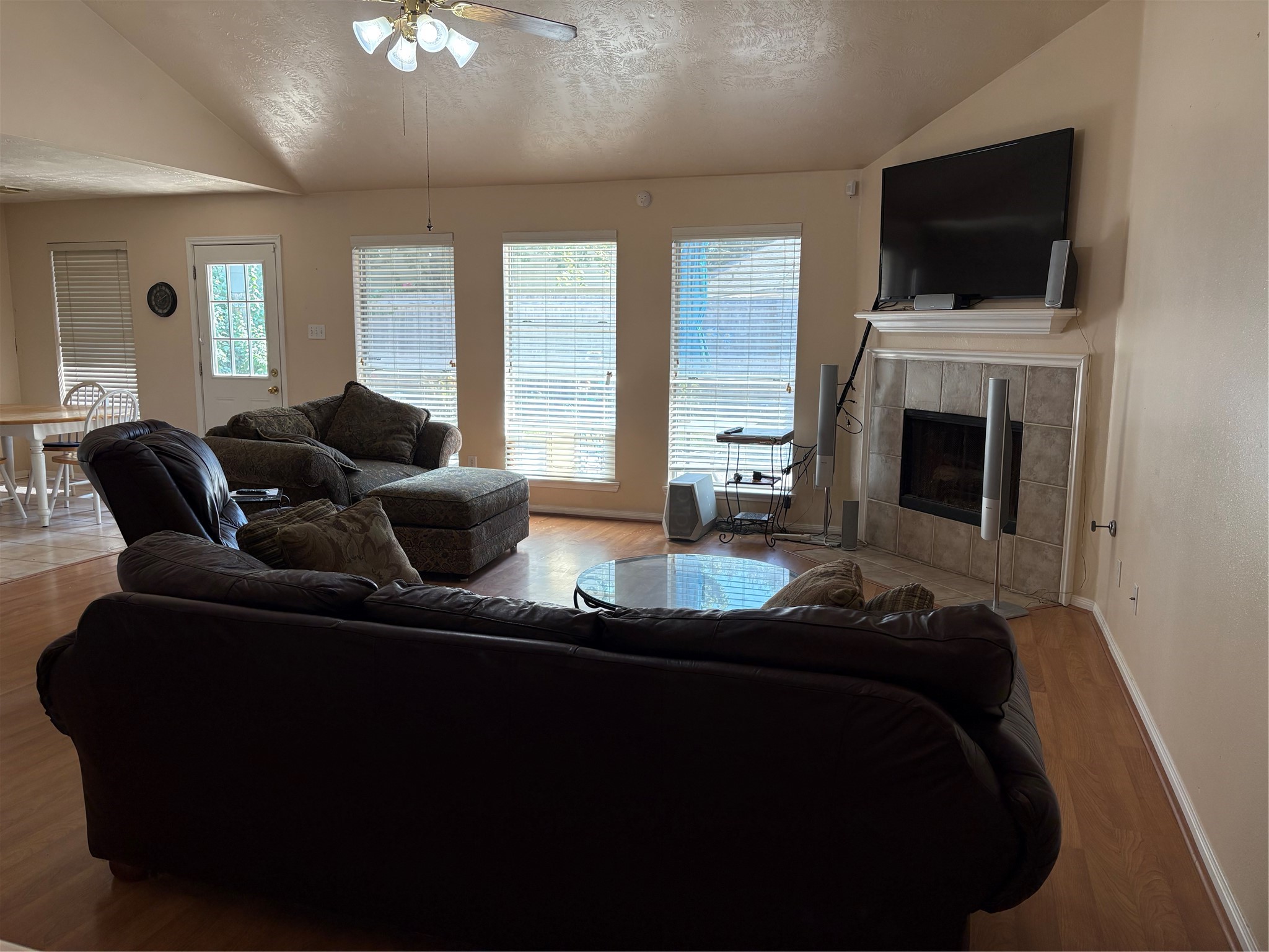 5026 Aquagate Drive Property Photo 5