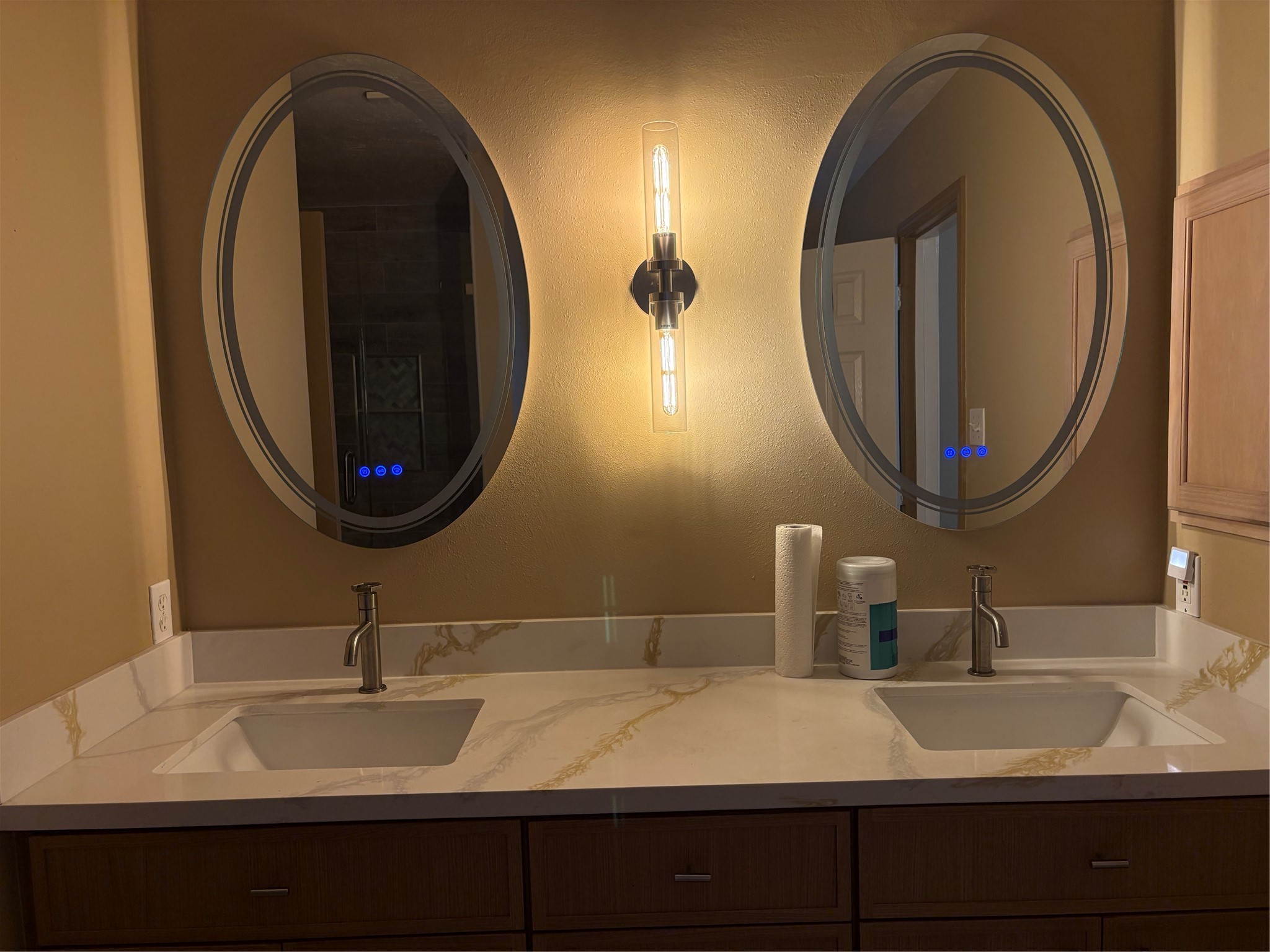 5026 Aquagate Drive Property Photo 8