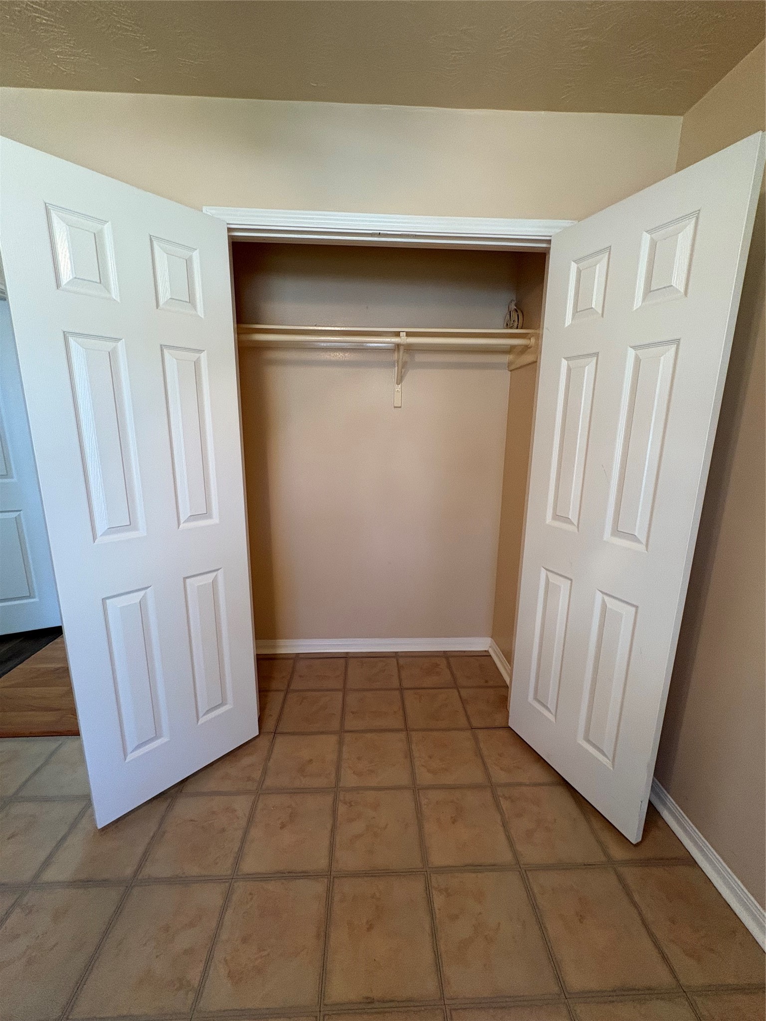 5026 Aquagate Drive Property Photo 14