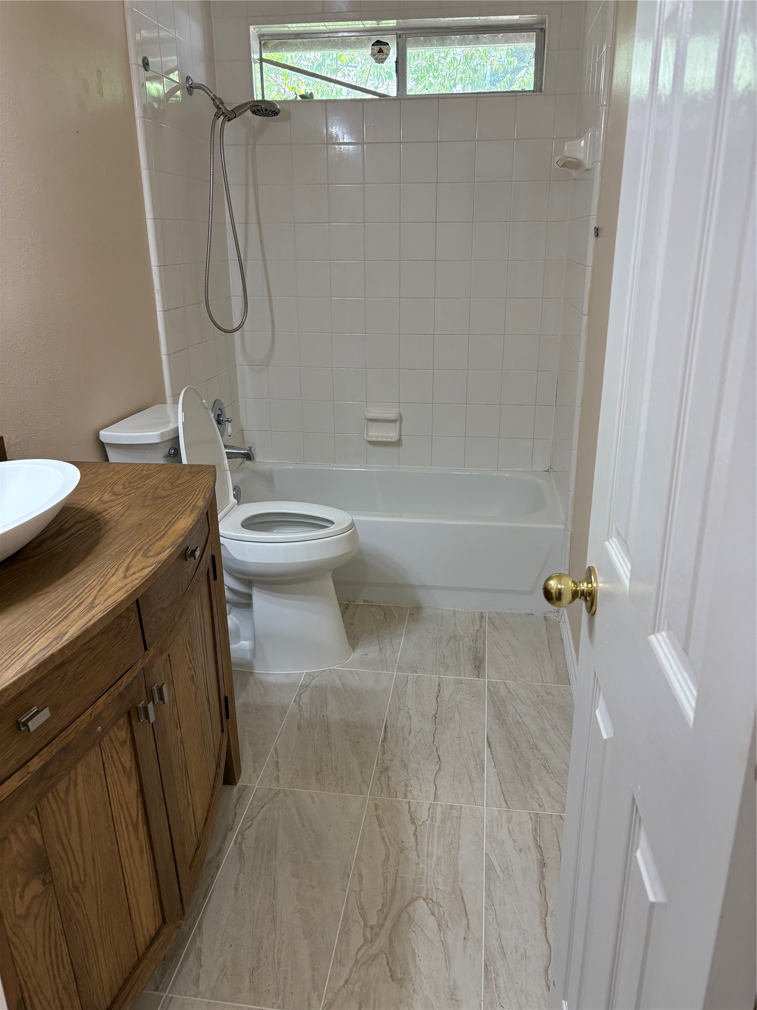 5026 Aquagate Drive Property Photo 18