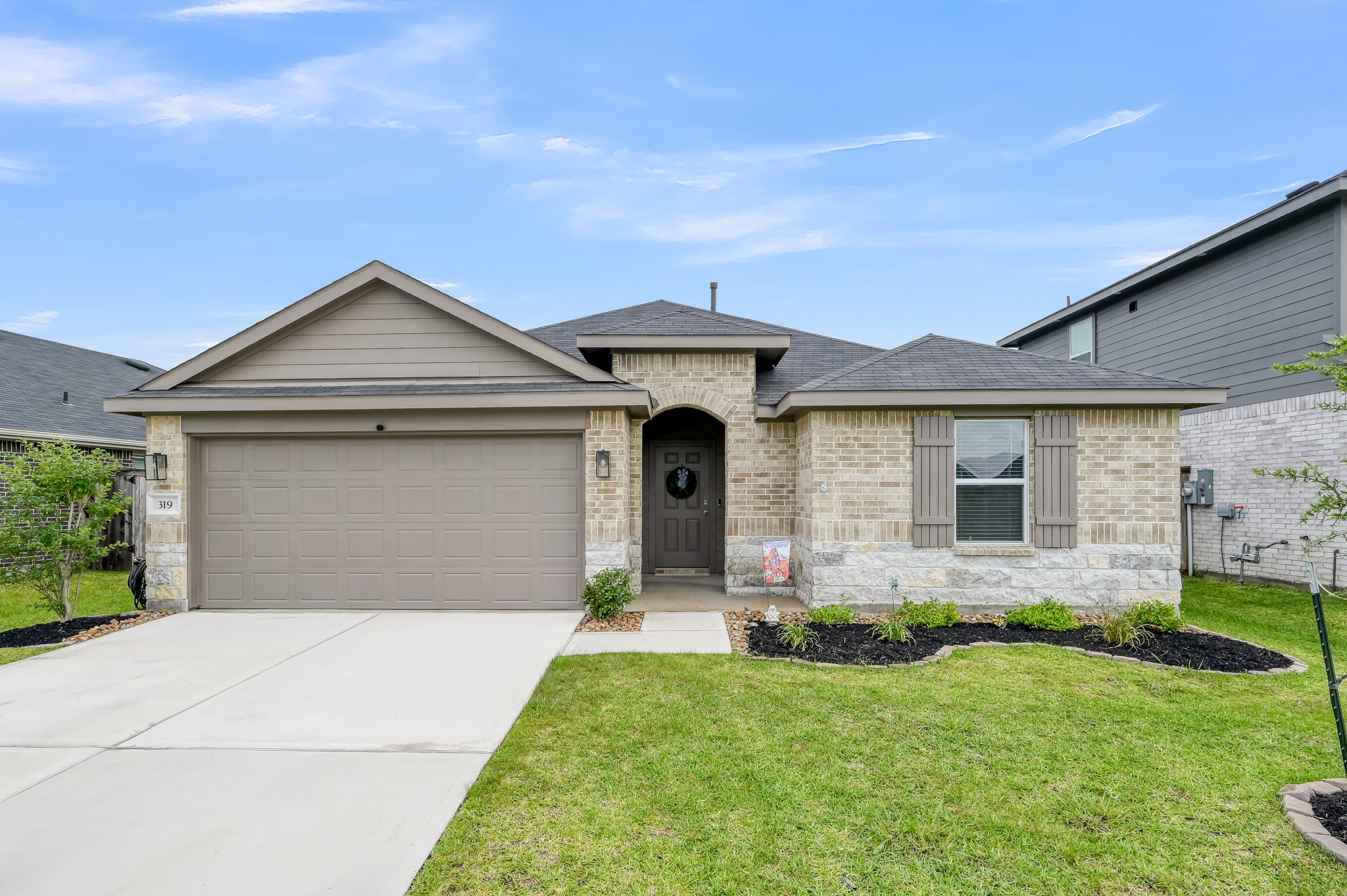 319 Chateau Bay Lane Property Photo