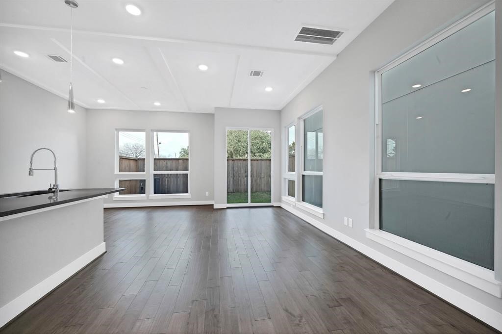 4507 Whitney Park Way Property Photo 4