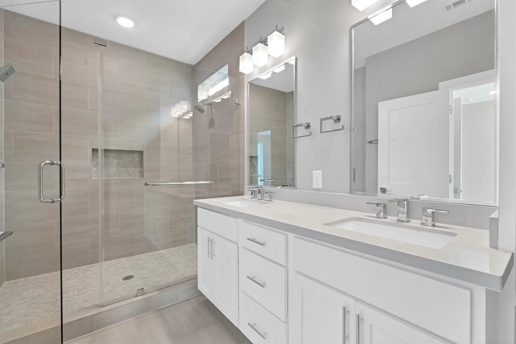 4507 Whitney Park Way Property Photo 9