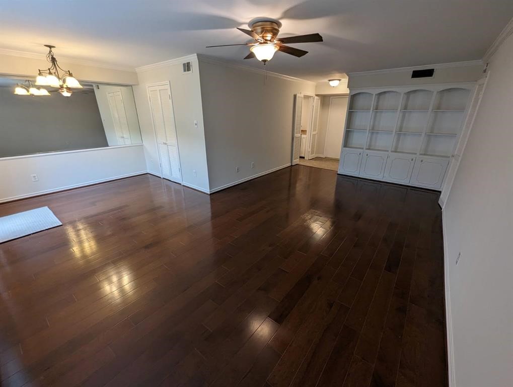 355 N Post Oak Lane 638 Property Photo 4