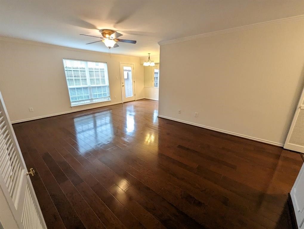 355 N Post Oak Lane 638 Property Photo 5