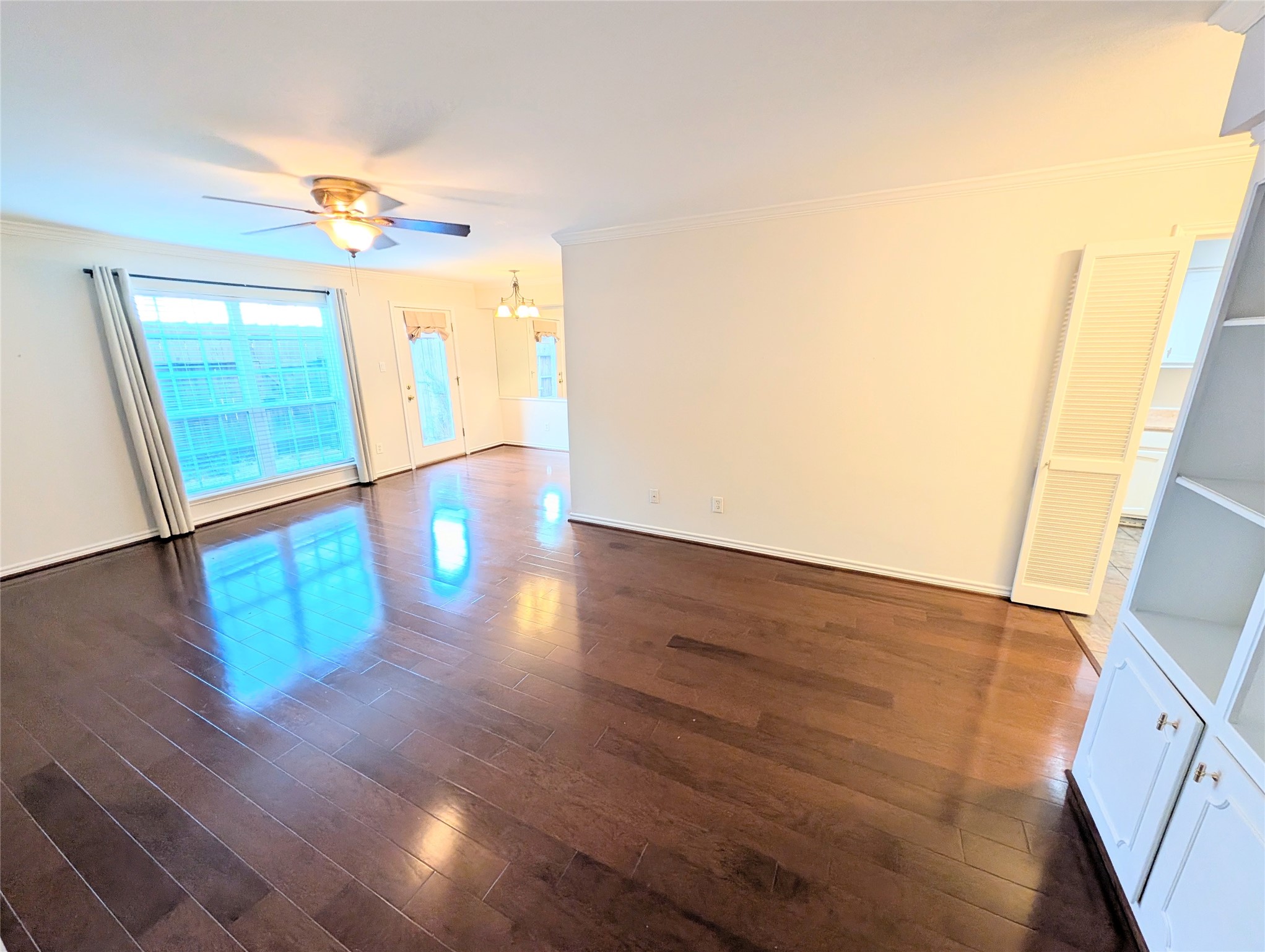 355 N Post Oak Lane 638 Property Photo 10