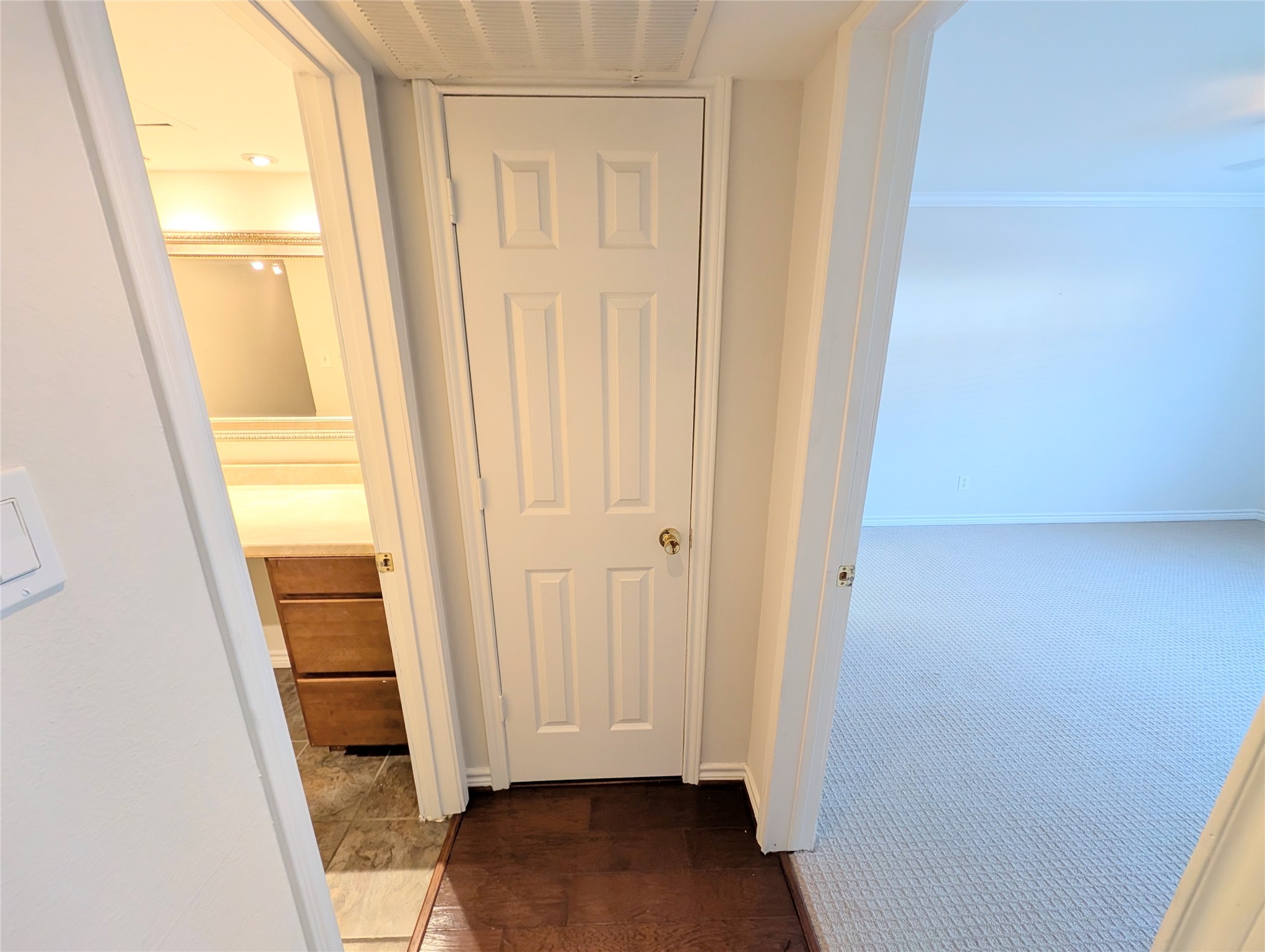 355 N Post Oak Lane 638 Property Photo 13