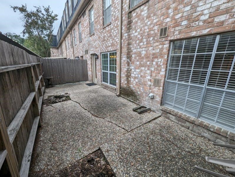 355 N Post Oak Lane 638 Property Photo 23