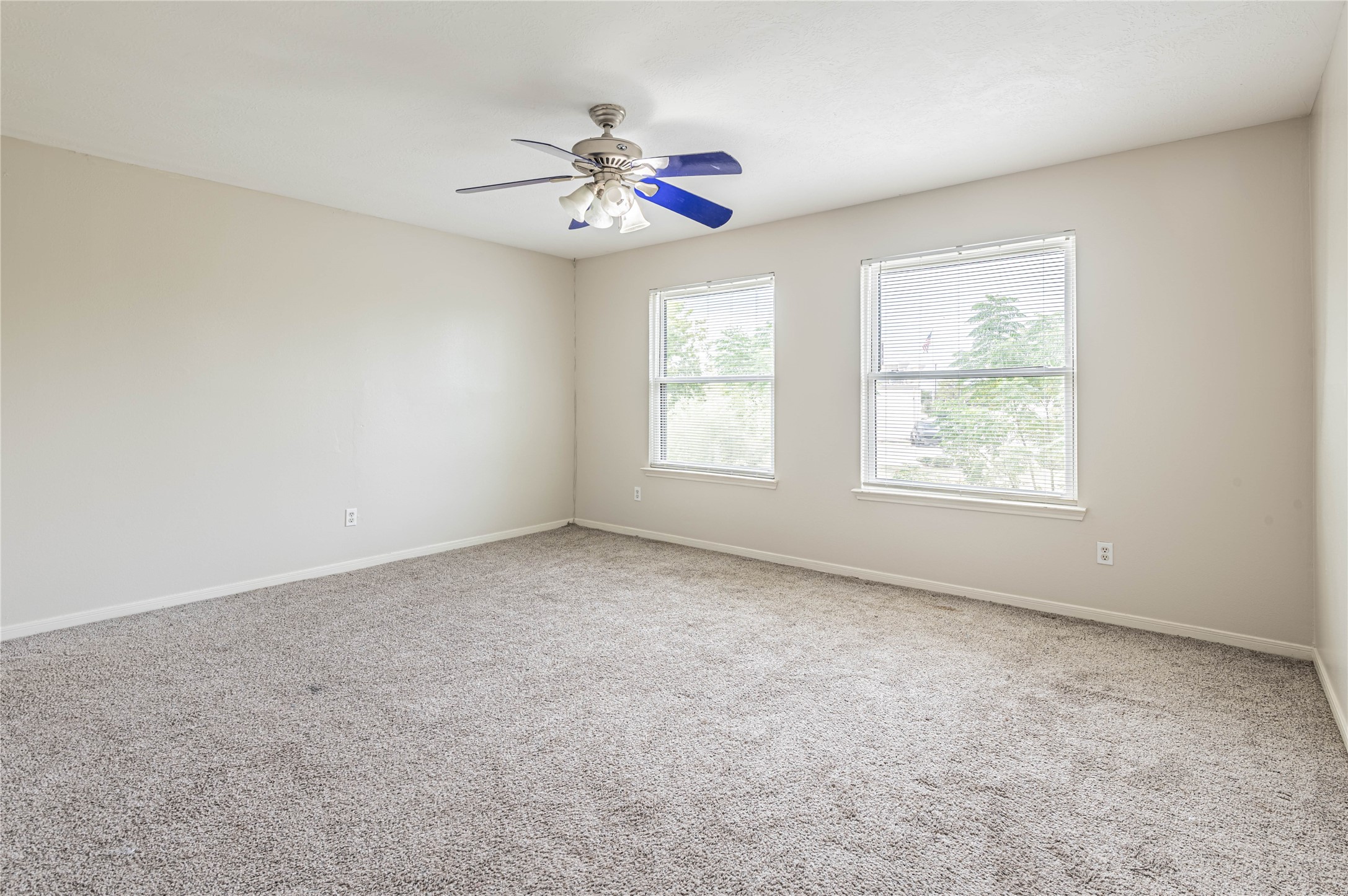 22522 Heather Way Court Property Photo 6