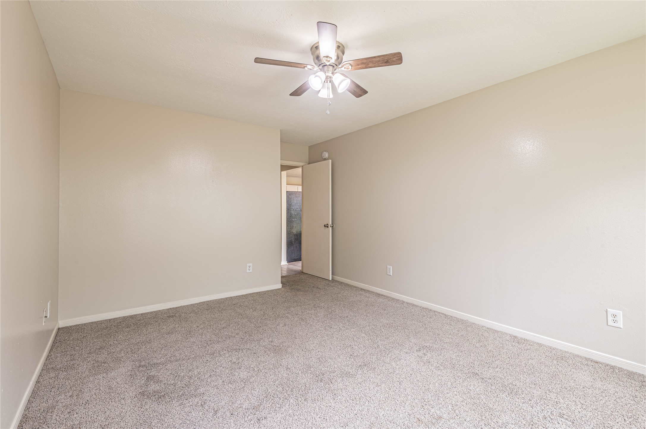 22522 Heather Way Court Property Photo 13