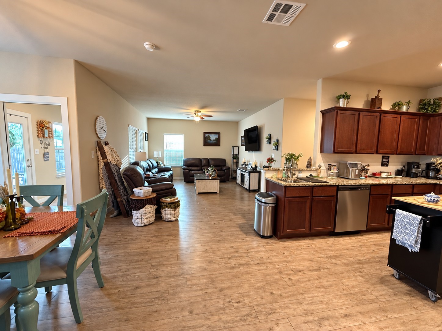 620 W Sheldon Avenue Property Photo 3