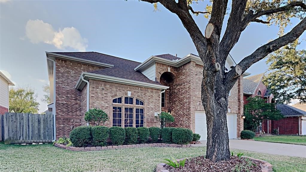 2114 Winding Hollow Drive Property Photo 2