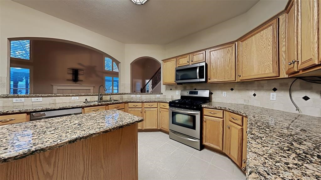 2114 Winding Hollow Drive Property Photo 4