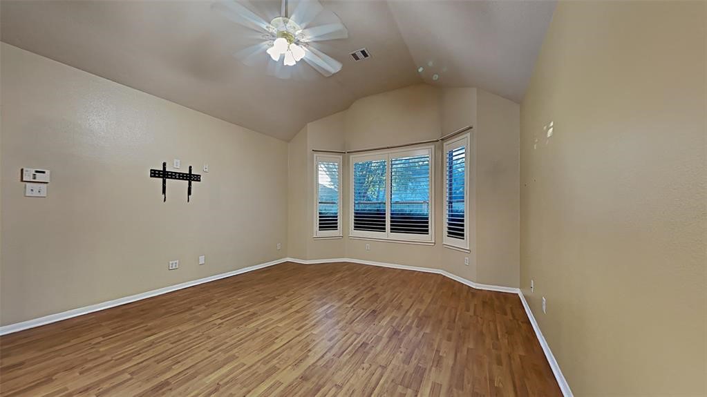 2114 Winding Hollow Drive Property Photo 10