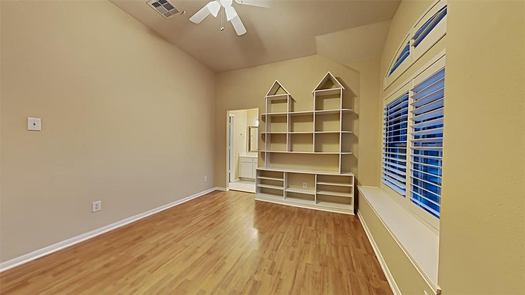 2114 Winding Hollow Drive Property Photo 17