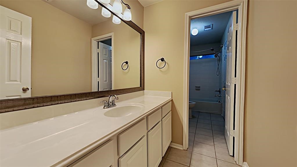2114 Winding Hollow Drive Property Photo 19