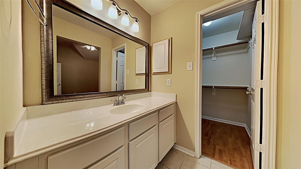 2114 Winding Hollow Drive Property Photo 21