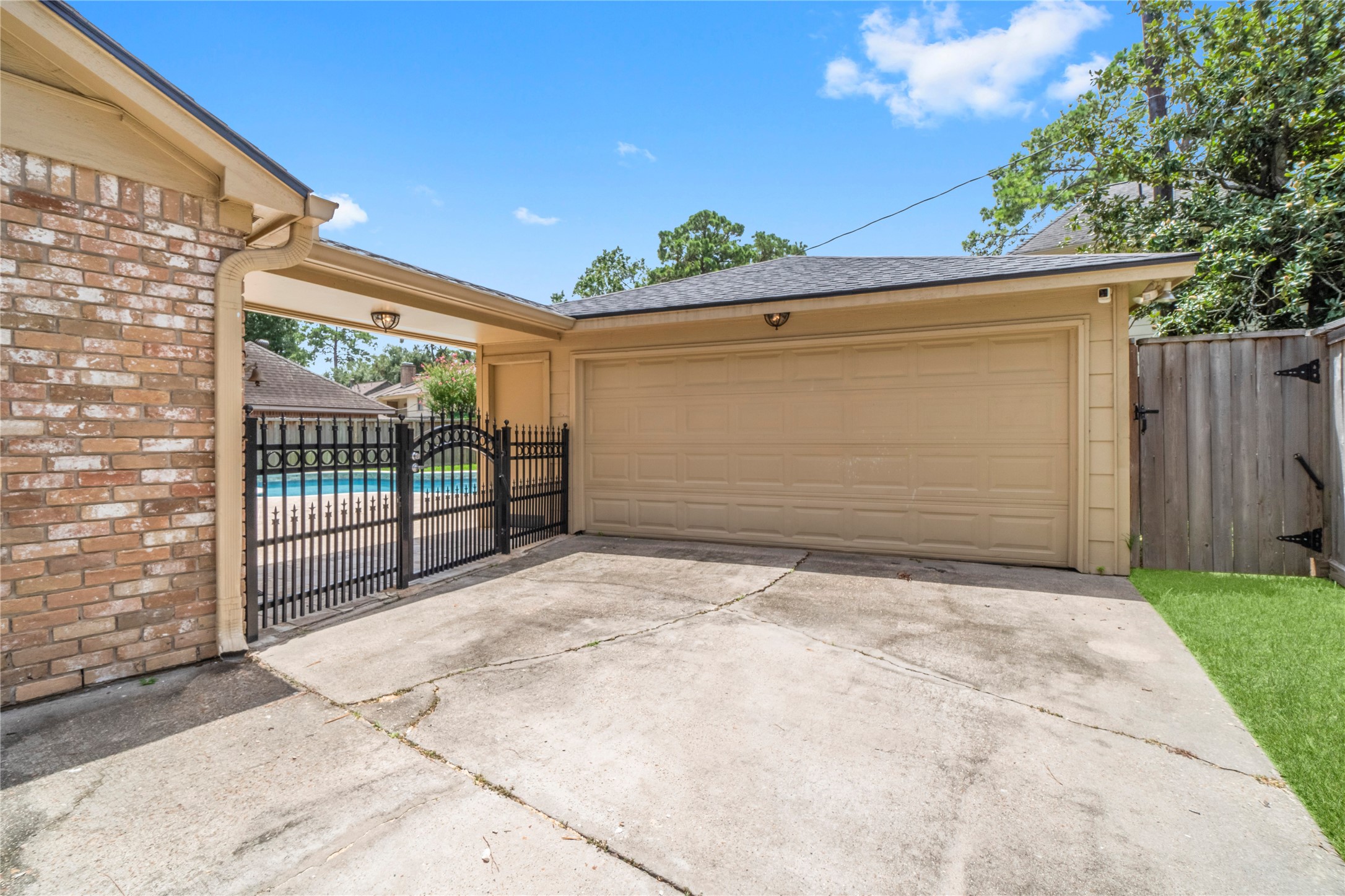 16111 Maplehurst Drive Property Photo 22