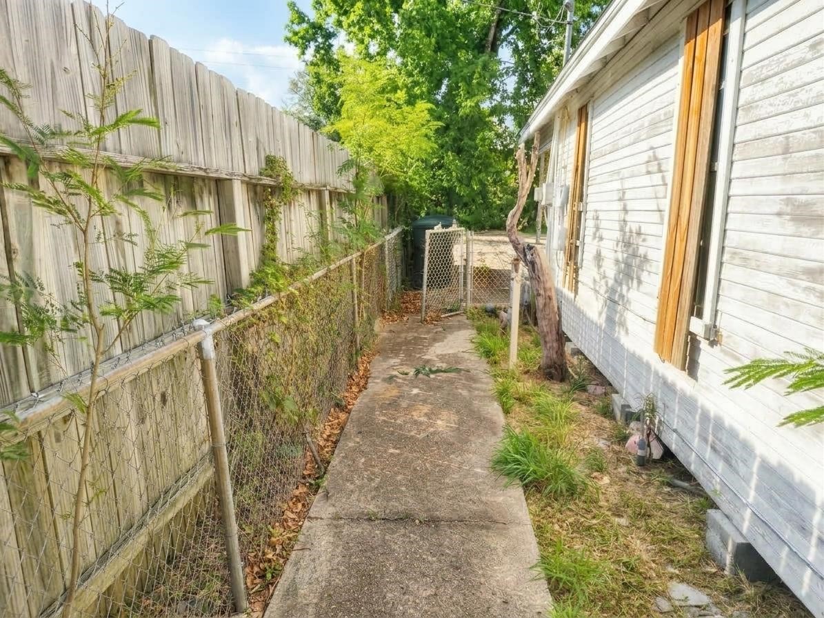 2934 Morris Street Property Photo 7